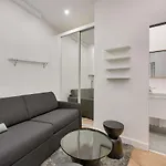 Urban Flat 165 - Lovely Studio Near Champs Elysees Paris