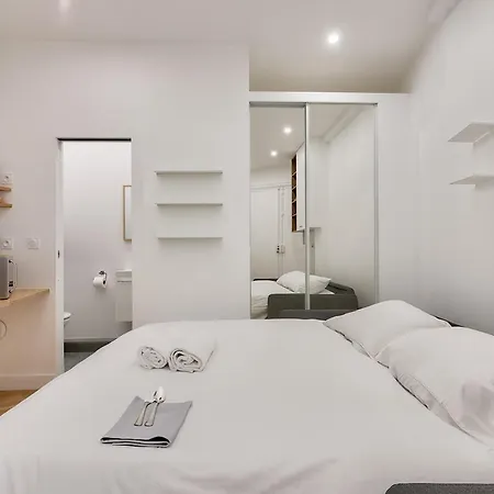 Apartment Urban Flat 165 - Lovely Near Champs Elysees Paris