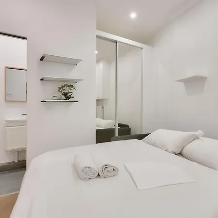 Apartment Urban Flat 165 - Lovely Near Champs Elysees Paris