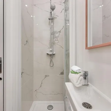 Urban Flat 165 - Lovely Near Champs Elysees * Paris